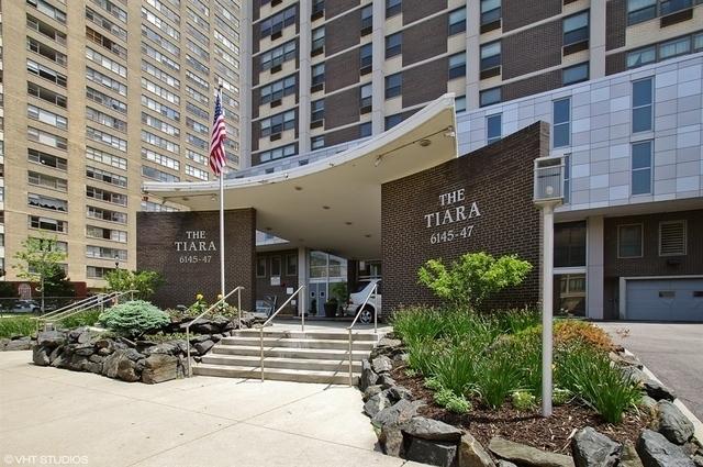 6145 N Sheridan Rd. #25C, Chicago, IL 60660