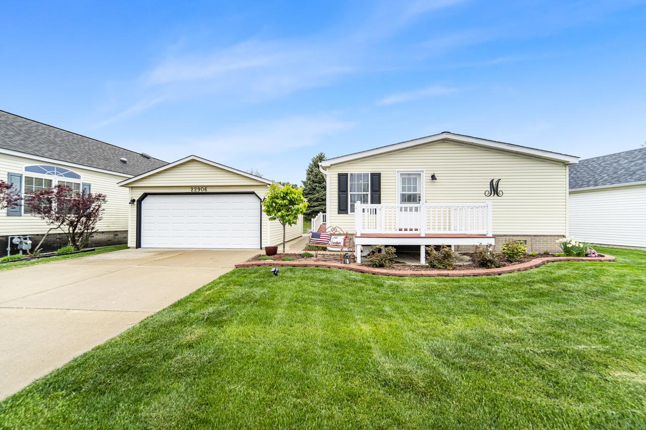 22906 Pine Hurst Dr., Frankfort, IL 60423