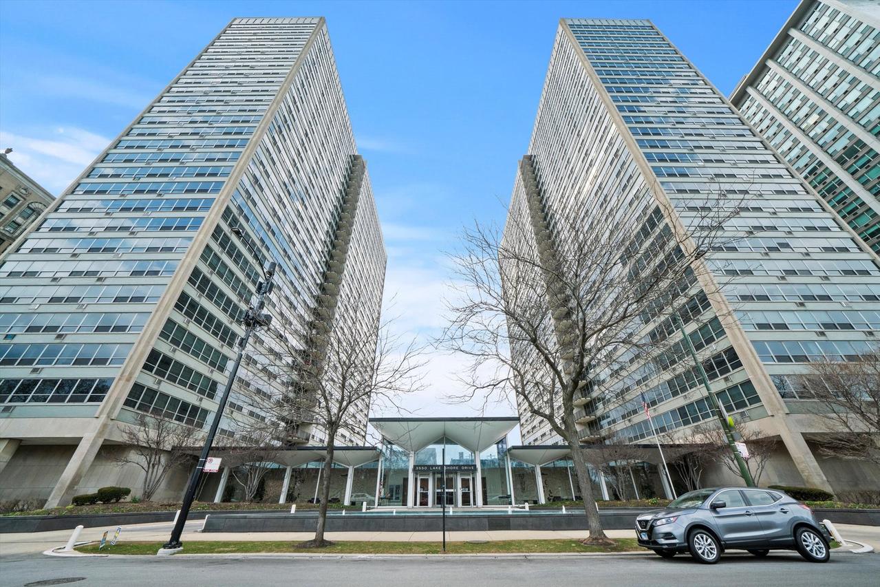 3550 N Lake Shore Dr. #1124, Chicago, IL 60657