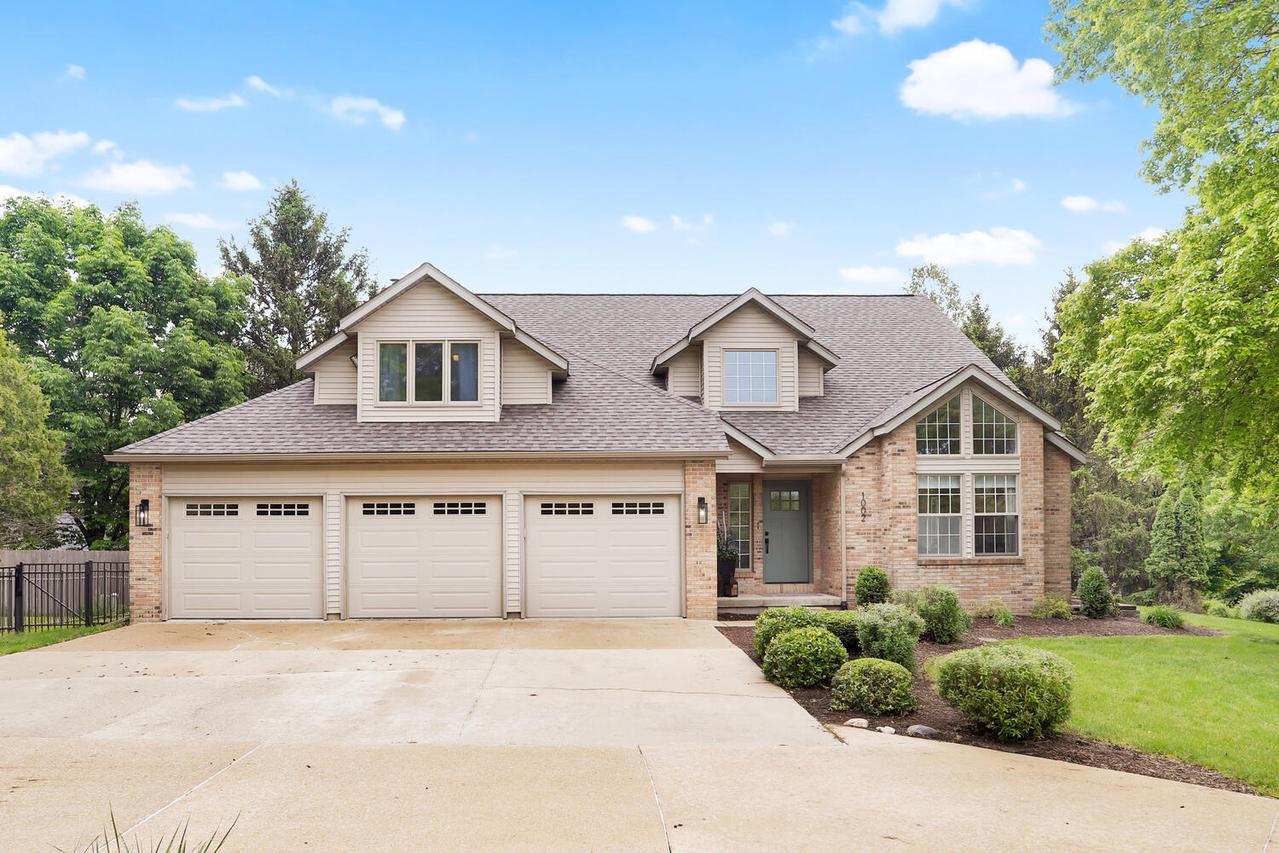 1002 Briarcliff Dr., Mahomet, IL 61853