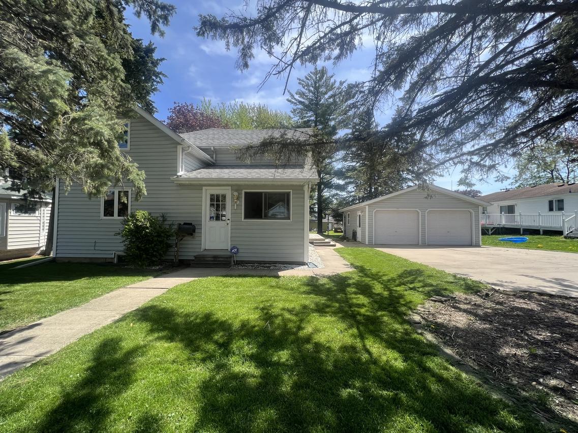 1257 S Blackhawk Ave., Freeport, IL 61032