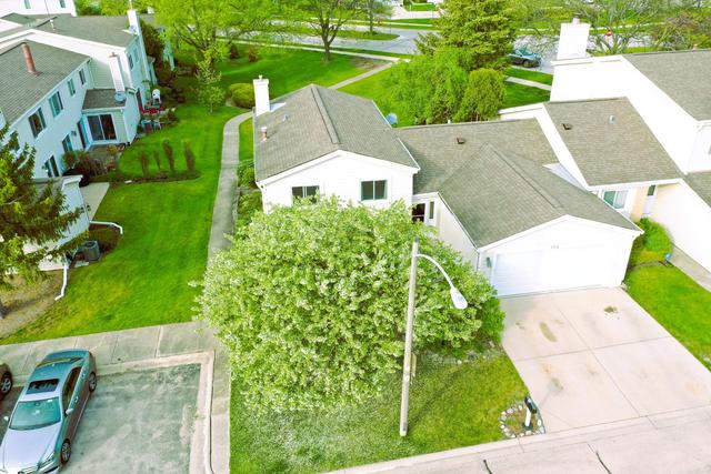 784 Buckingham Ct., Hoffman Estates, IL 60169