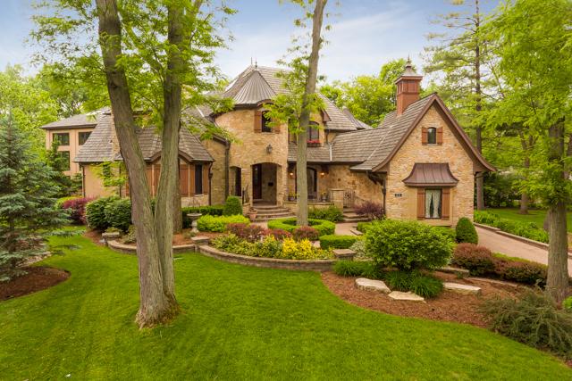 831 Diane Ln., Naperville, IL 60540