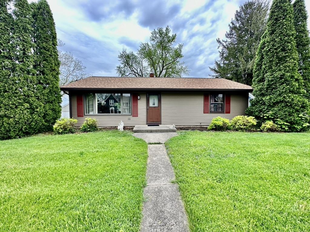 206 S Seward St., Winnebago, IL 61088