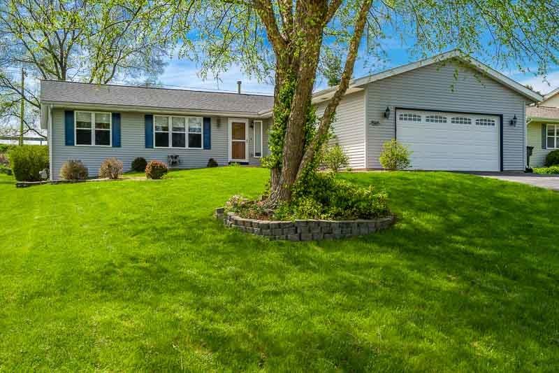 10116 Fawn Prairie Dr., Roscoe, IL 61073