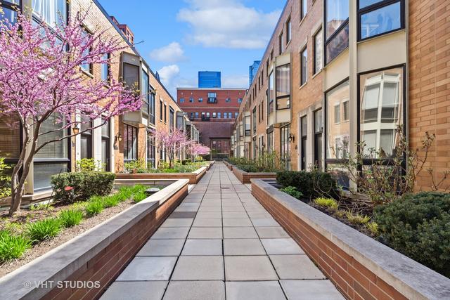 660 W Fulton St. #B, Chicago, IL 60661