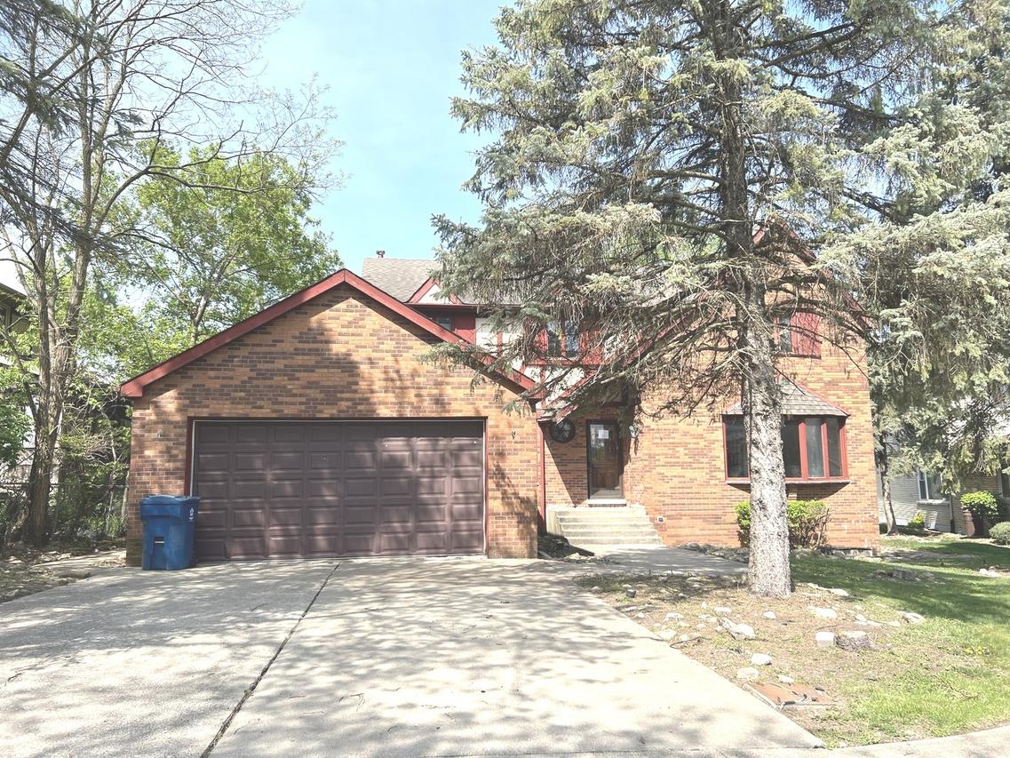 9748 S Cambridge Ct., Palos Hills, IL 60465