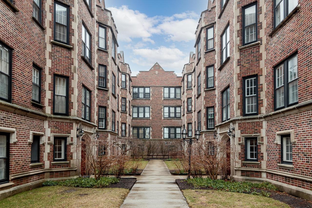 600 Sheridan Sq. #3, Evanston, IL 60202