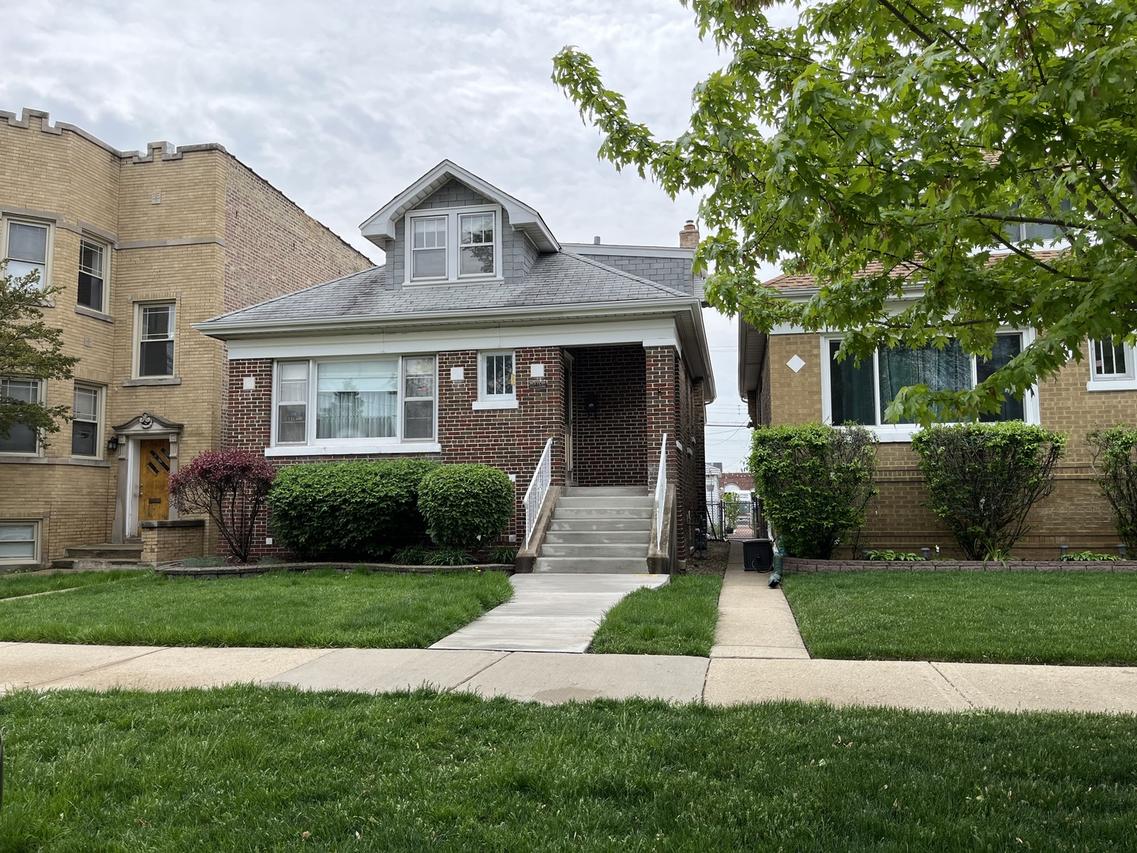 5815 W Melrose St., Chicago, IL 60634