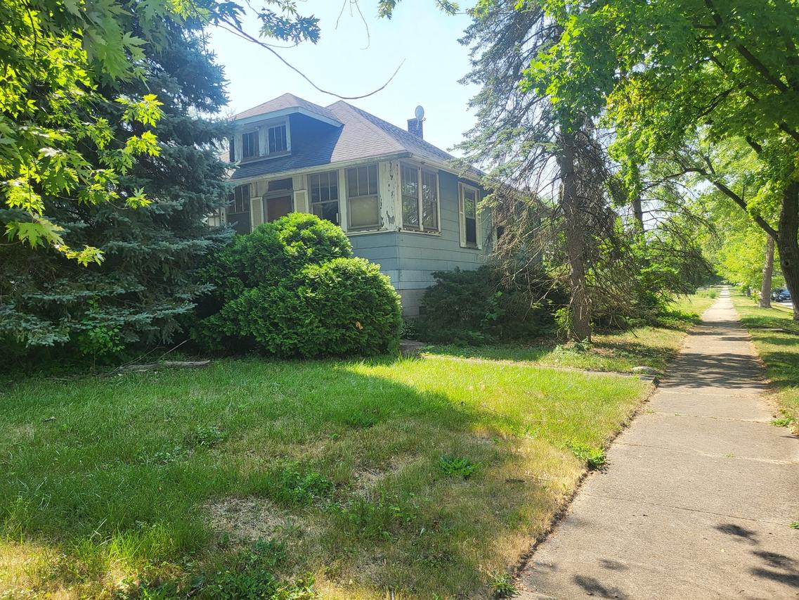 425 W Naperville Rd., Westmont, IL 60559