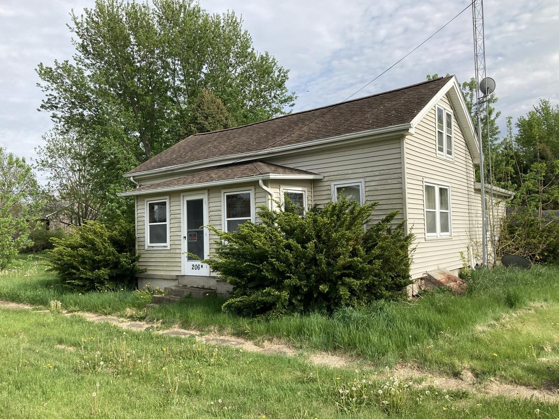 206 W Washington St., Dover, IL 61323