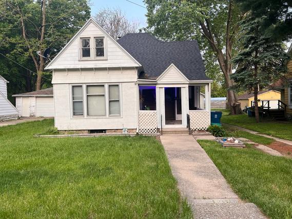 419 Van Buren Ave., Dixon, IL 61021