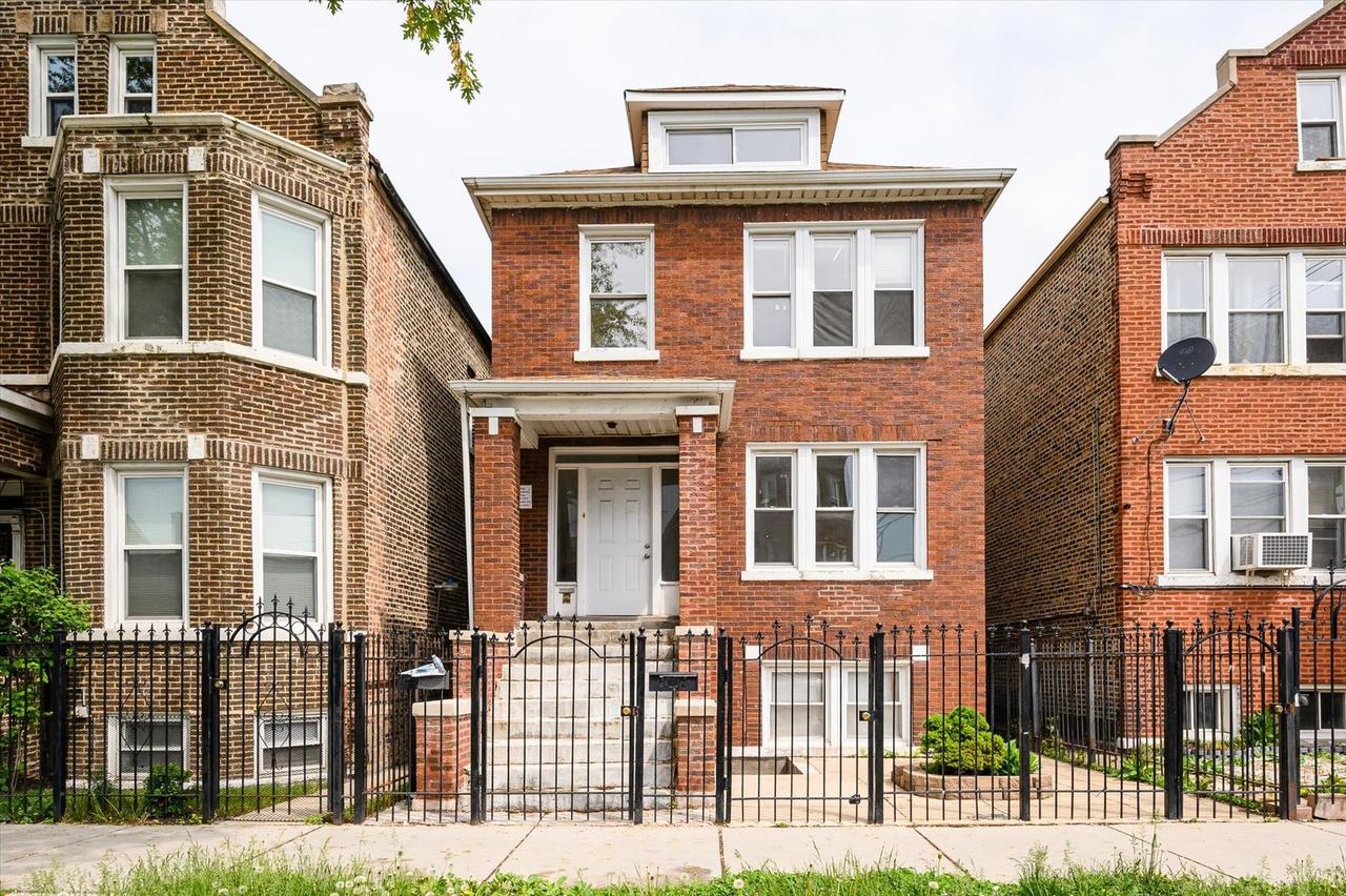 2416 W 45th St., Chicago, IL 60632