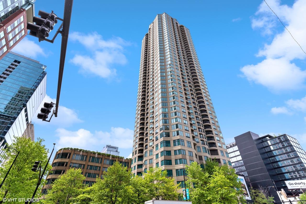 400 N La Salle Dr. #1505, Chicago, IL 60654