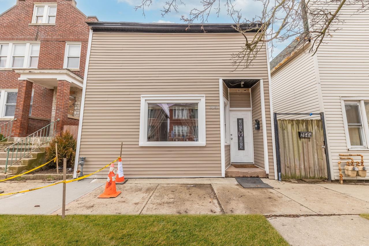 2645 W 43rd St., Chicago, IL 60632