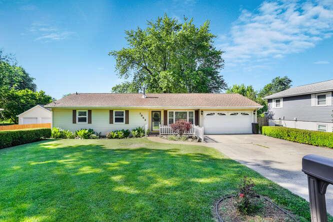 105 E Douglas St., St. Joseph, IL 61873