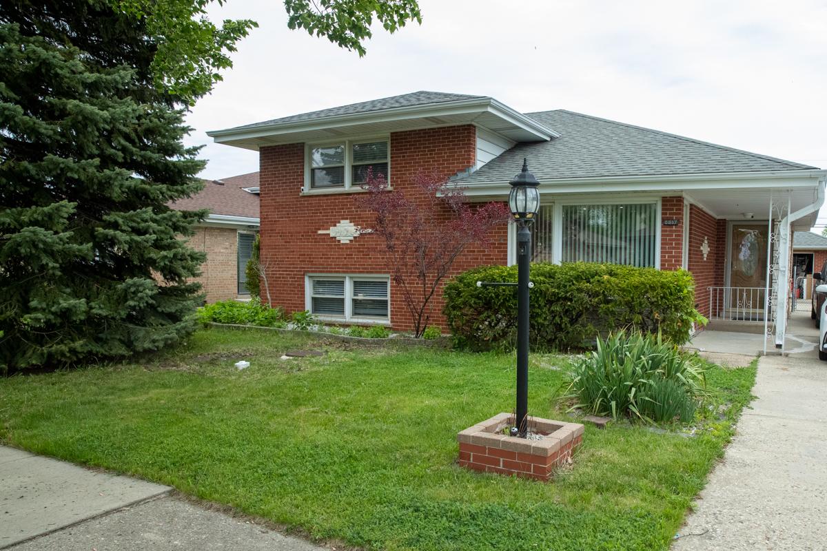 8837 Oriole Ave., Morton Grove, IL 60053