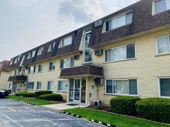8806 Briar Ct. #3B, Des Plaines, IL 60016