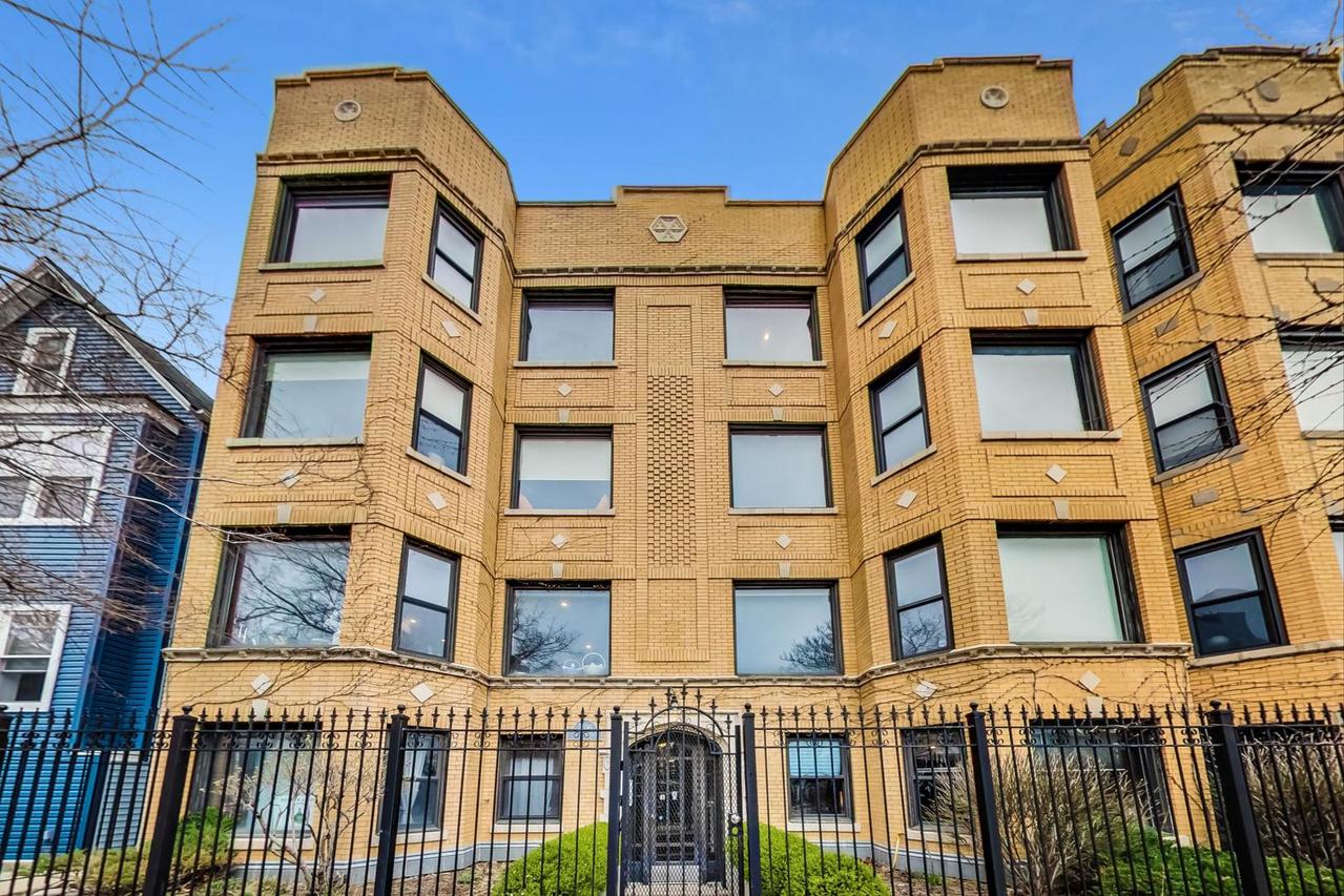 3106 W Lyndale St. #4A, Chicago, IL 60641