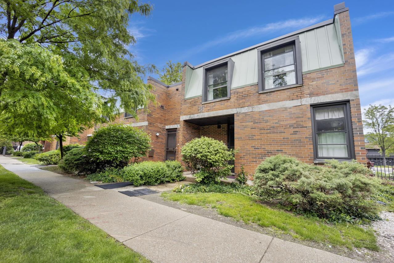1252 W Westgate Ter., Chicago, IL 60607