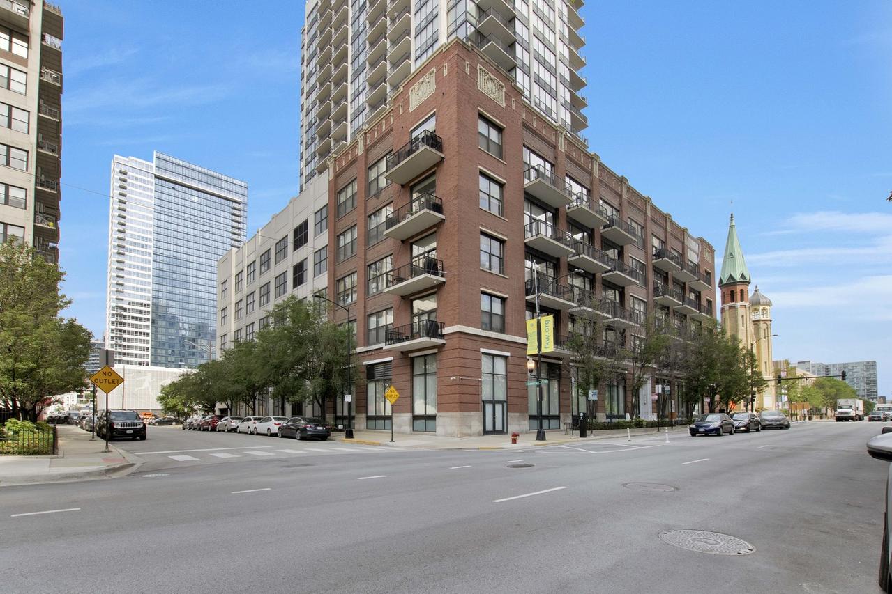 210 S Des Plaines St. #501, Chicago, IL 60661