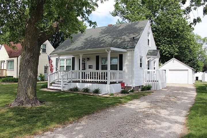 912 N Sangamon Ave., Gibson City, IL 60936