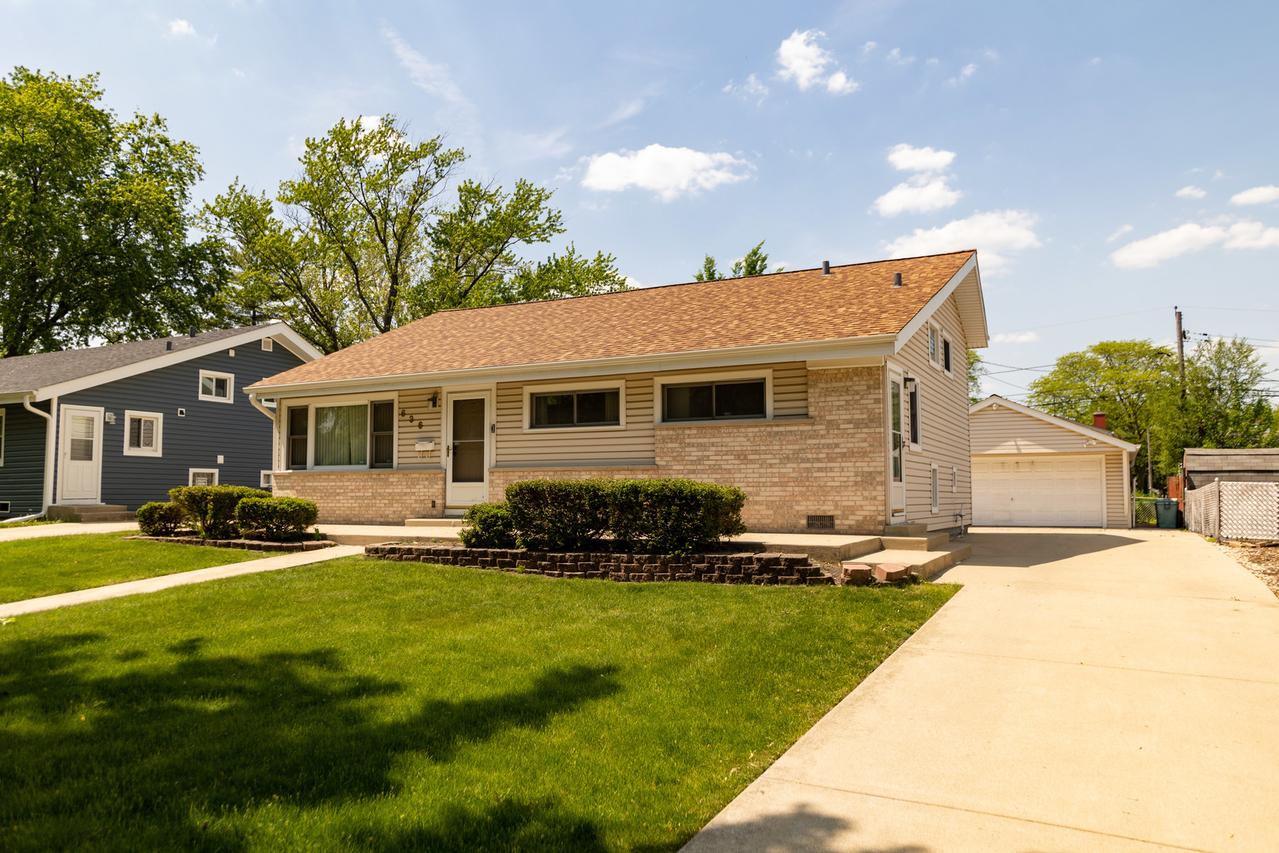 636 W Sunset Ave., Villa Park, IL 60181