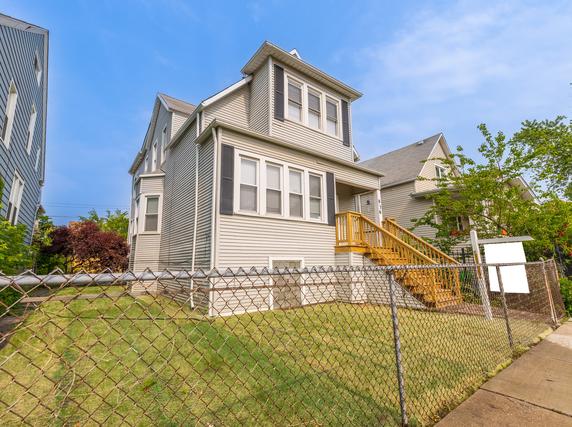 836 N Latrobe Ave., Chicago, IL 60651