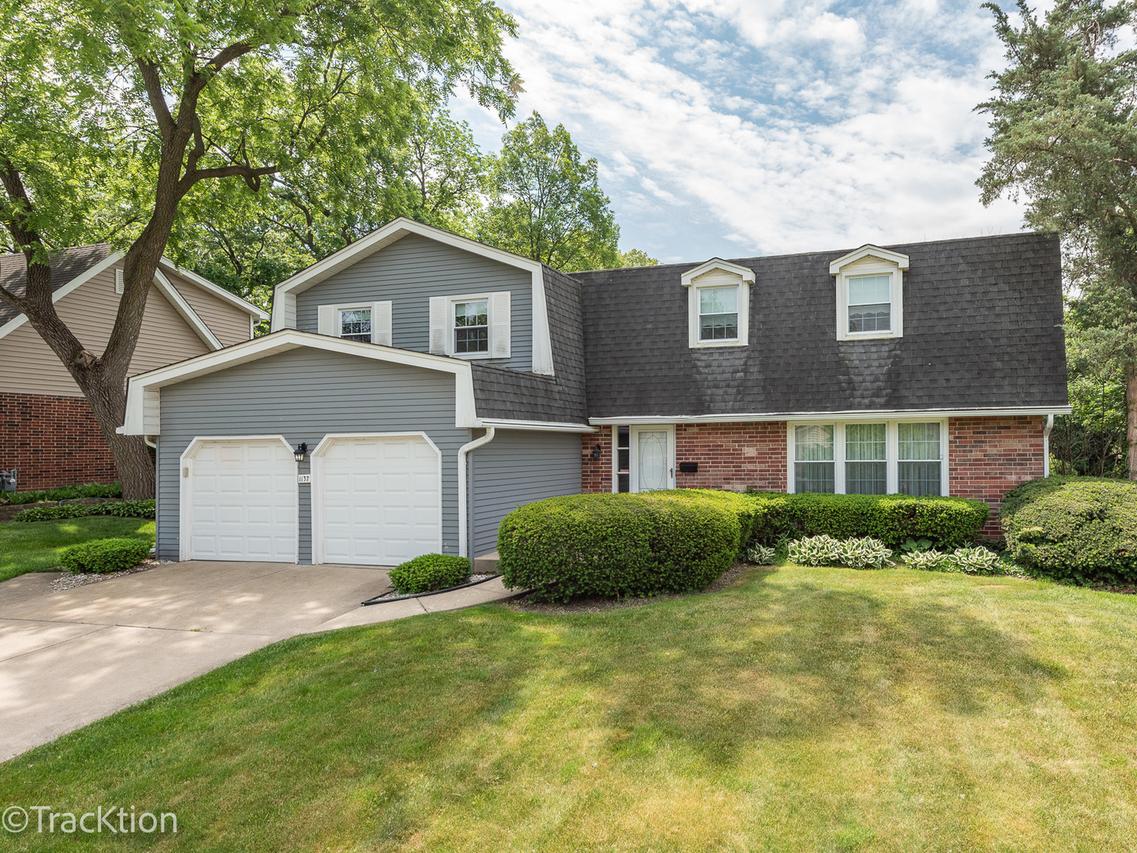 1137 Candlewood Dr., Downers Grove, IL 60515