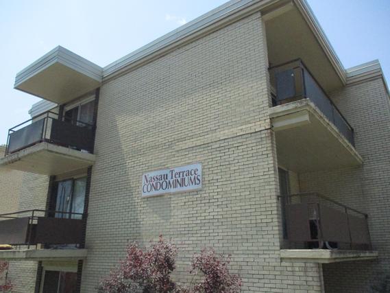12548 Fairview Ave. #1-2B, Blue Island, IL 60406