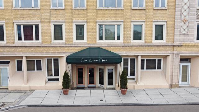 6337 Roosevelt Rd. #208, Berwyn, IL 60402