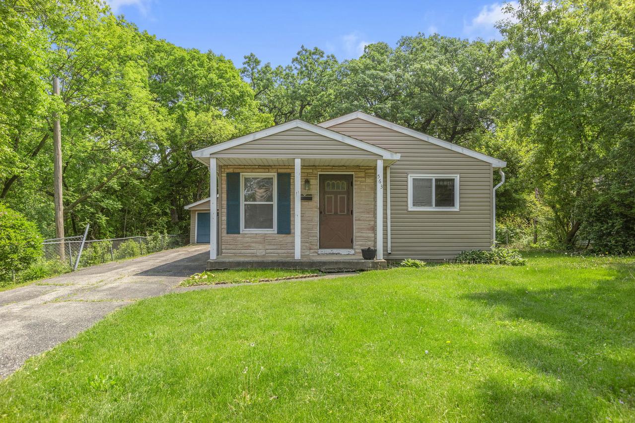 563 Hillcrest Ter., Round Lake Park, IL 60073