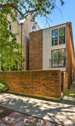 2220 N Kenmore Ave. #A, Chicago, IL 60614