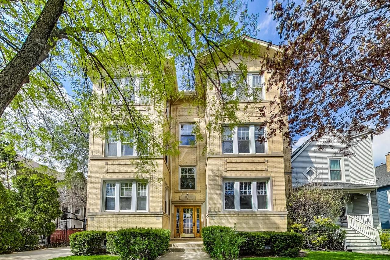 3912 W Byron St. #3W, Chicago, IL 60618