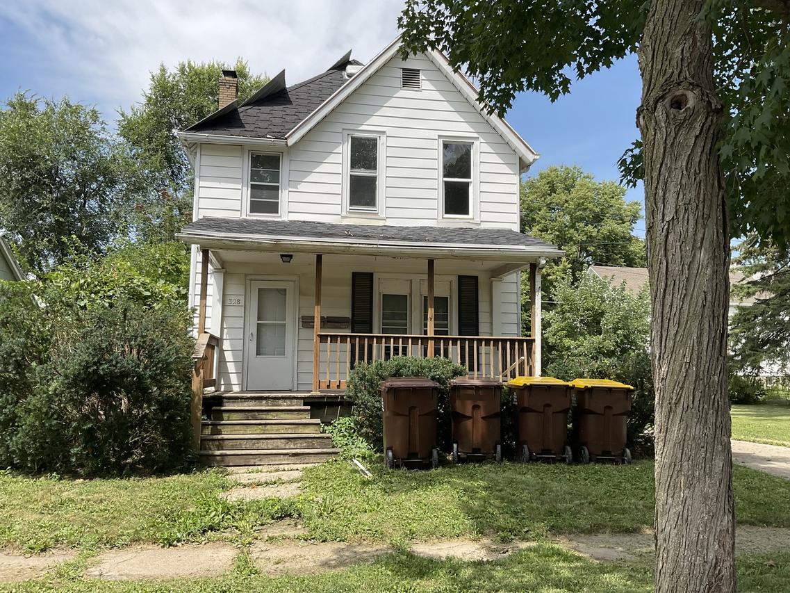 328 W Elk St., Freeport, IL 61032