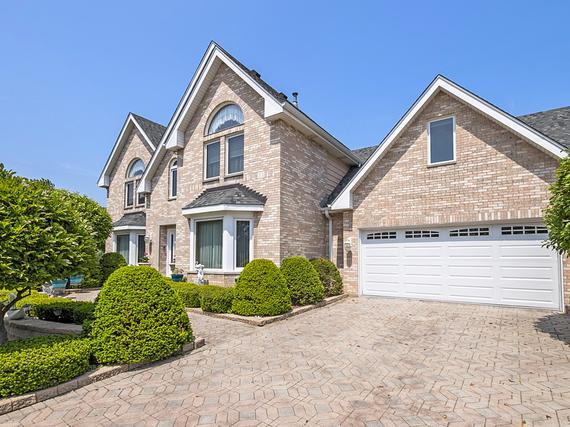 10630 White Tail Run, Orland Park, IL 60467
