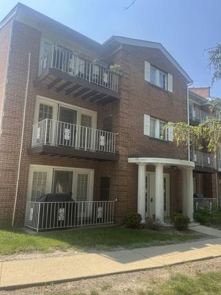 676 Quincy Bridge Ln. #201, Glenview, IL 60025