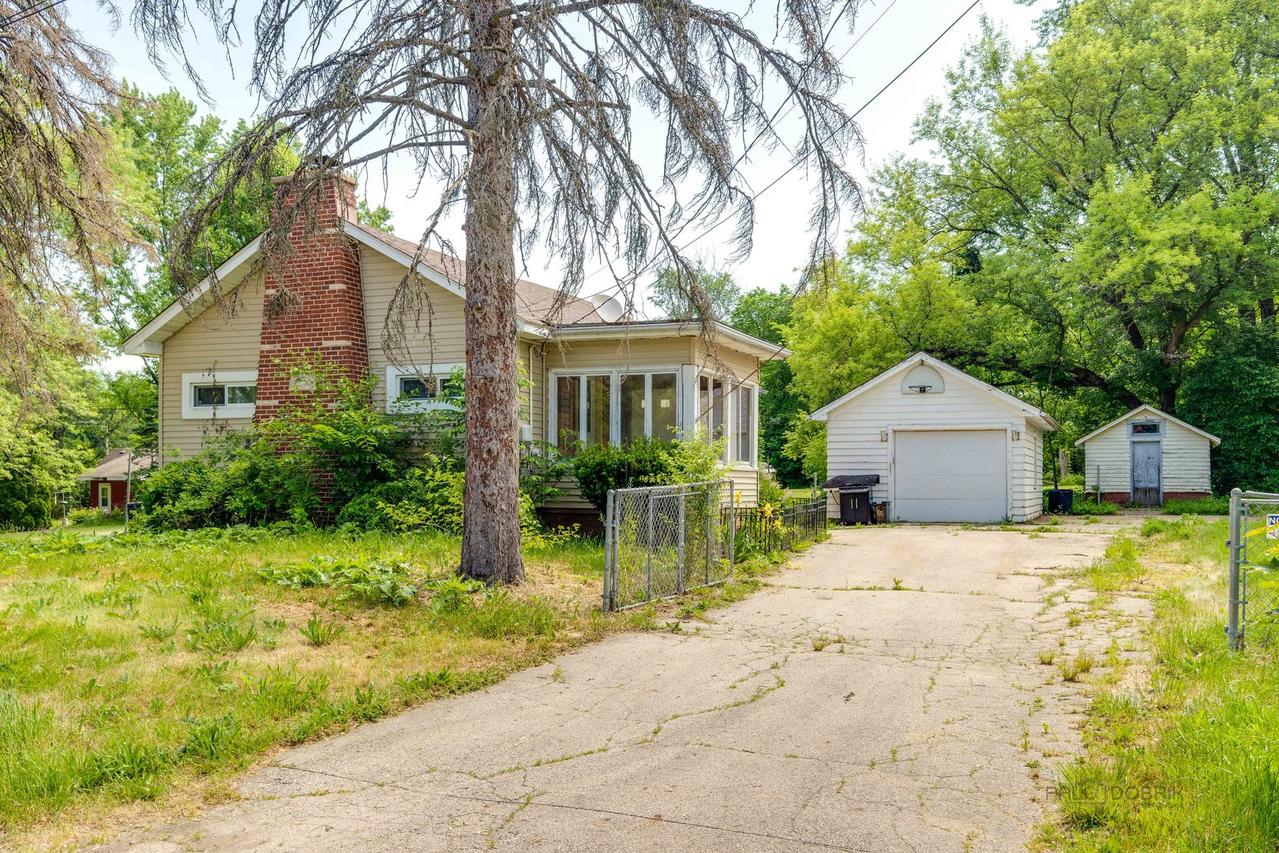 6N557 Sycamore Ave., St. Charles, IL 60174