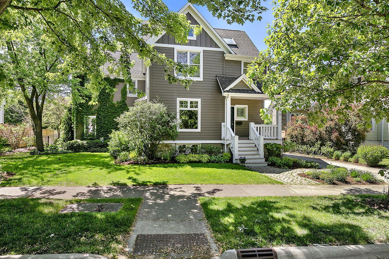 128 S Vine St., Hinsdale, IL 60521