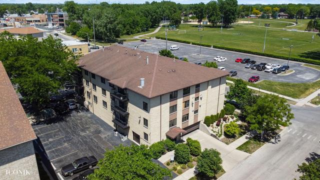 New Homes with a Master Bedroom on the 1st Floor That Attend Oak Lawn Comm High School: May 27th to June 2nd