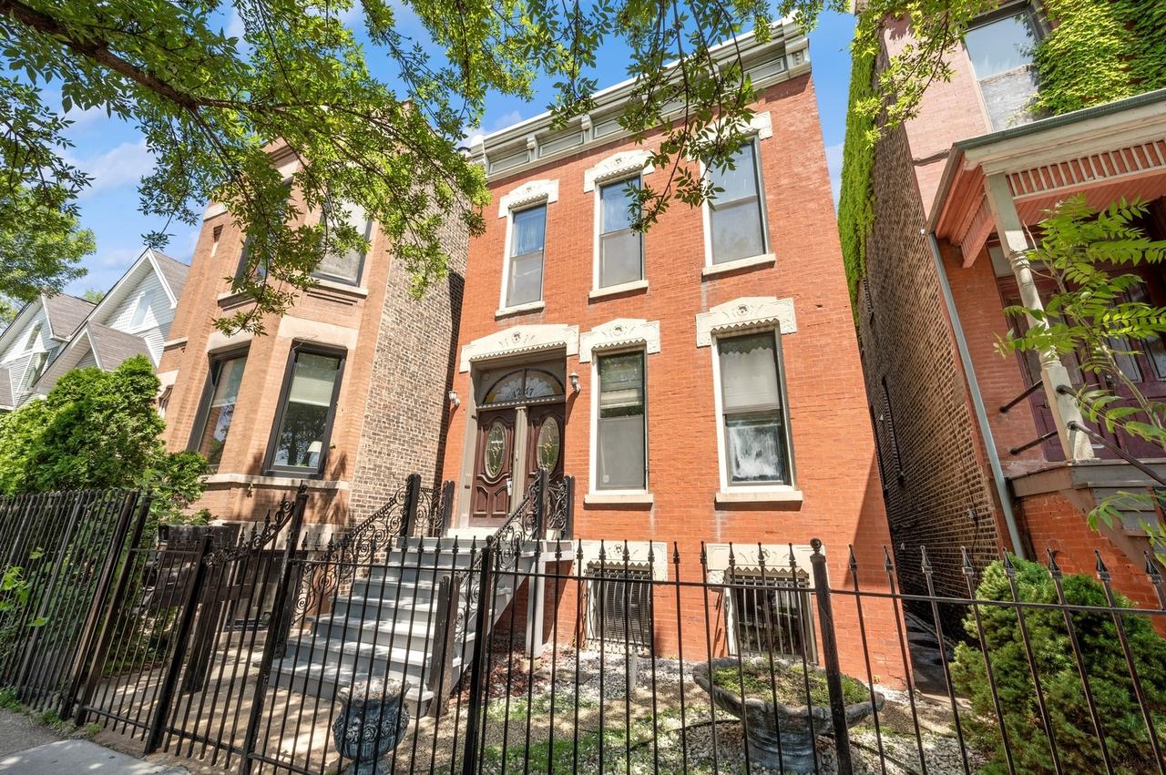 1217 N Damen Ave., Chicago, IL 60622