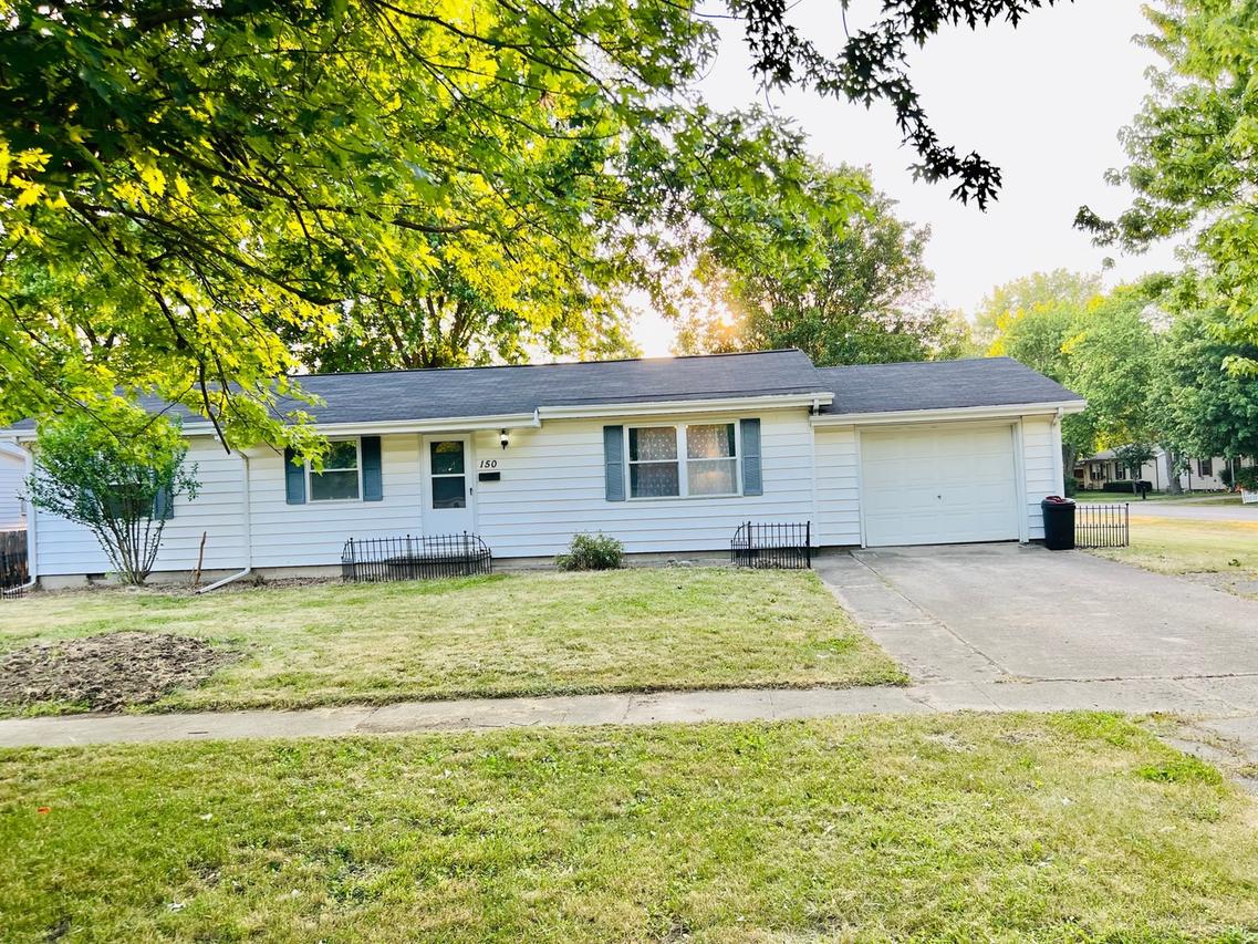 150 N Cherry St., Paxton, IL 60957