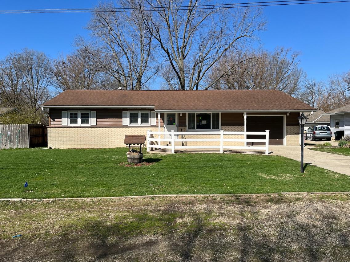 819 S Cedar St., Delavan, IL 61734