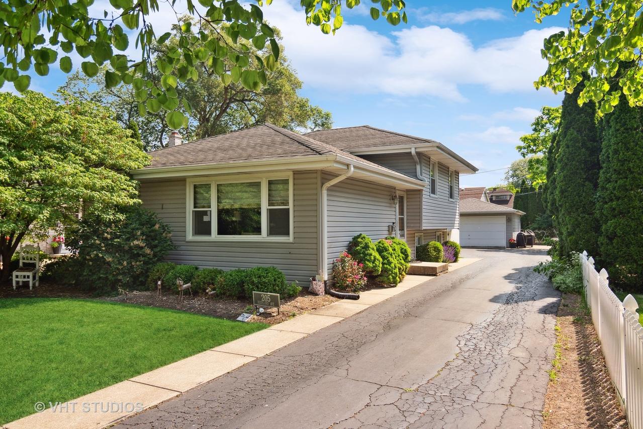 205 N Highland Ave., Elmhurst, IL 60126