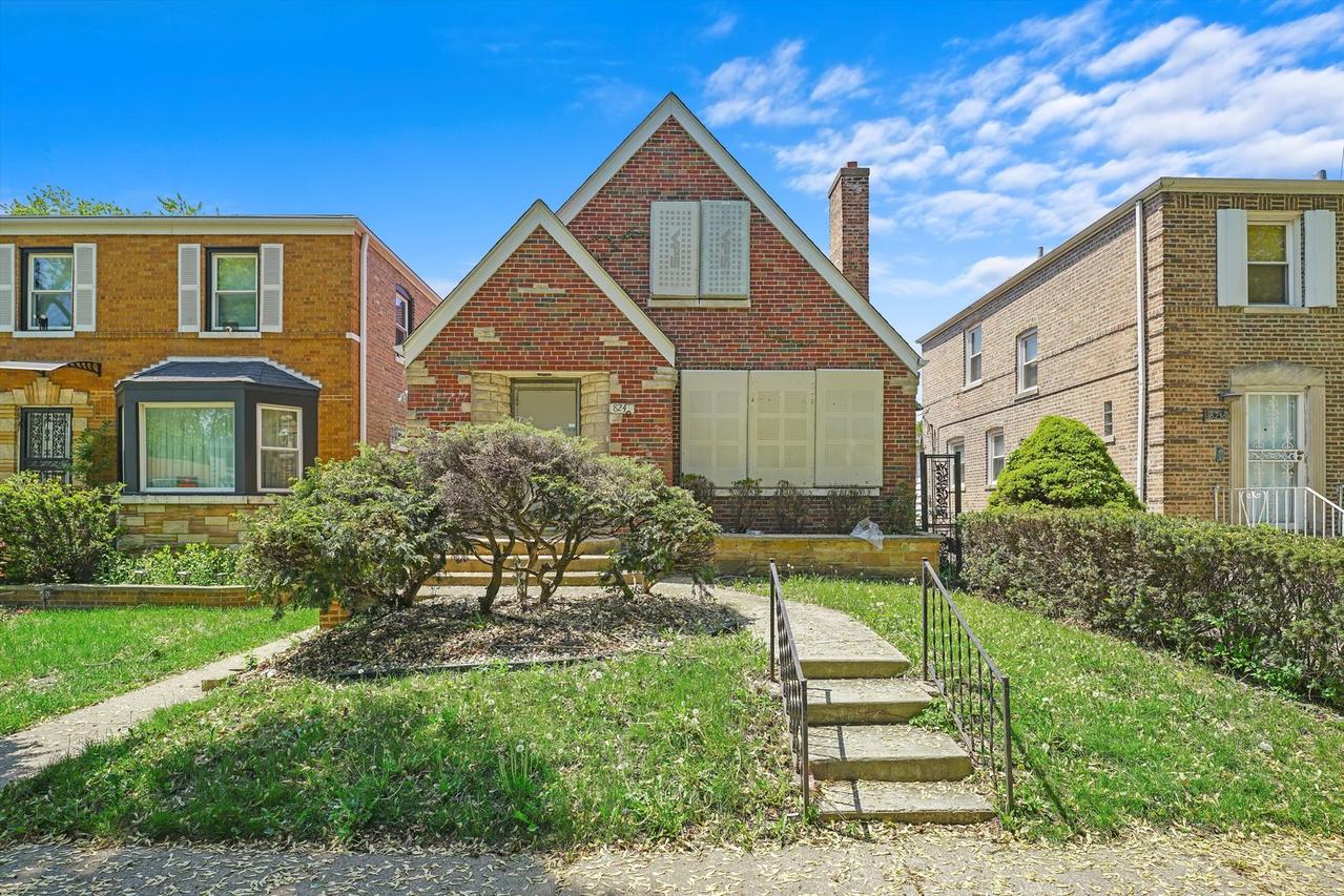 8240 S Calumet Ave., Chicago, IL 60619