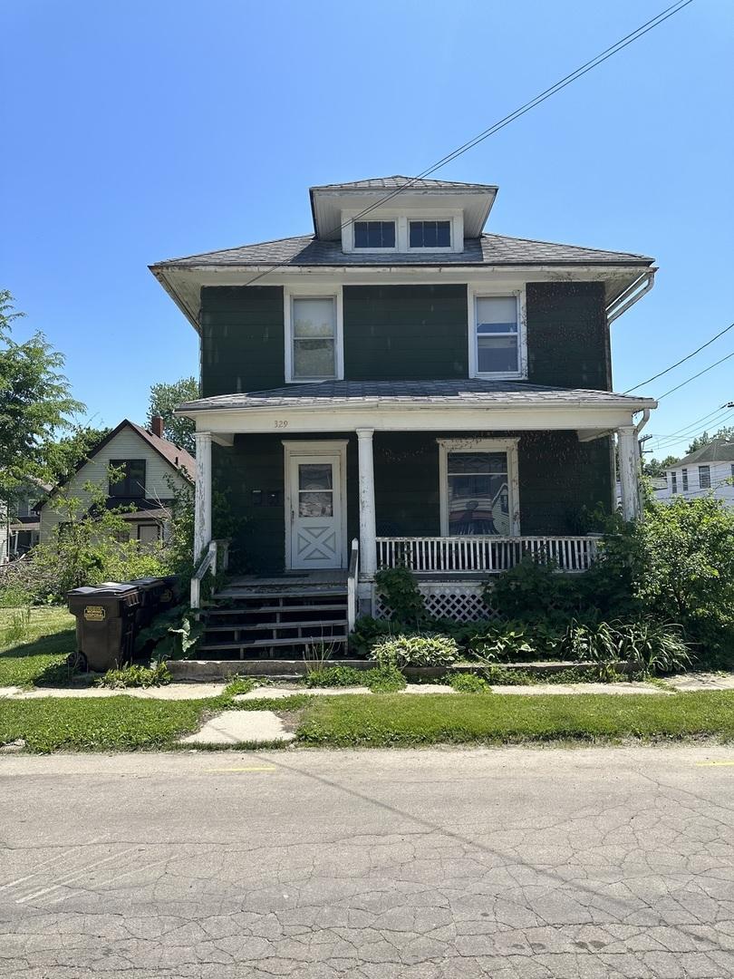 329 W Carpenter St., Freeport, IL 61032