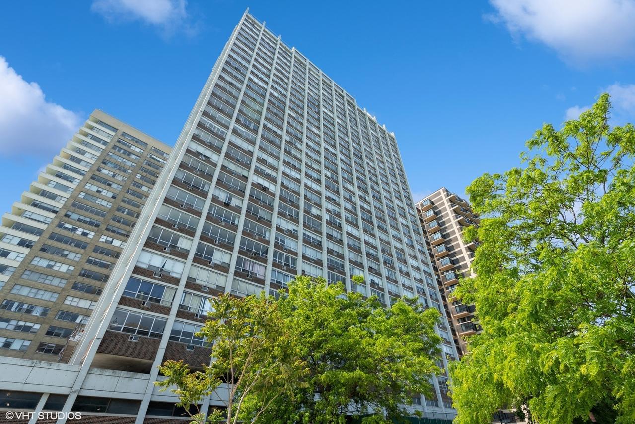 6171 N Sheridan Rd. #2211, Chicago, IL 60660