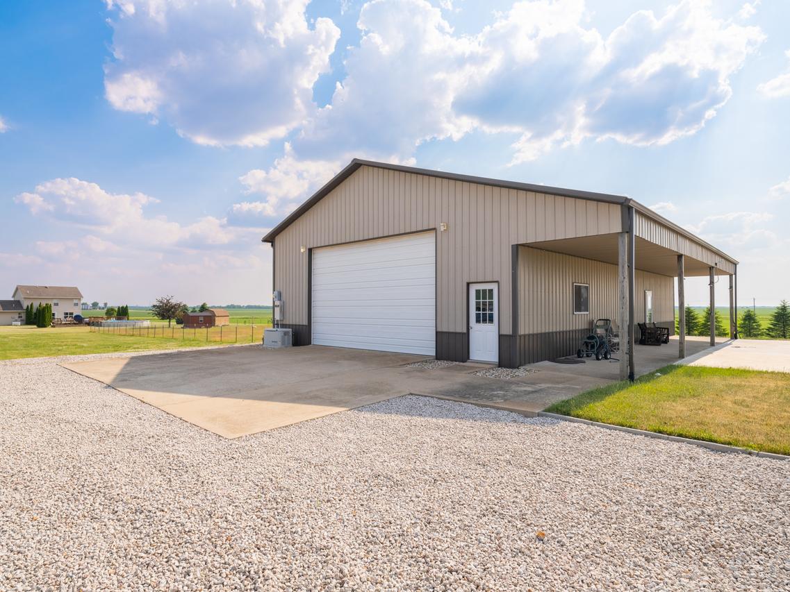 313 Iowa St., Panola, IL 61738