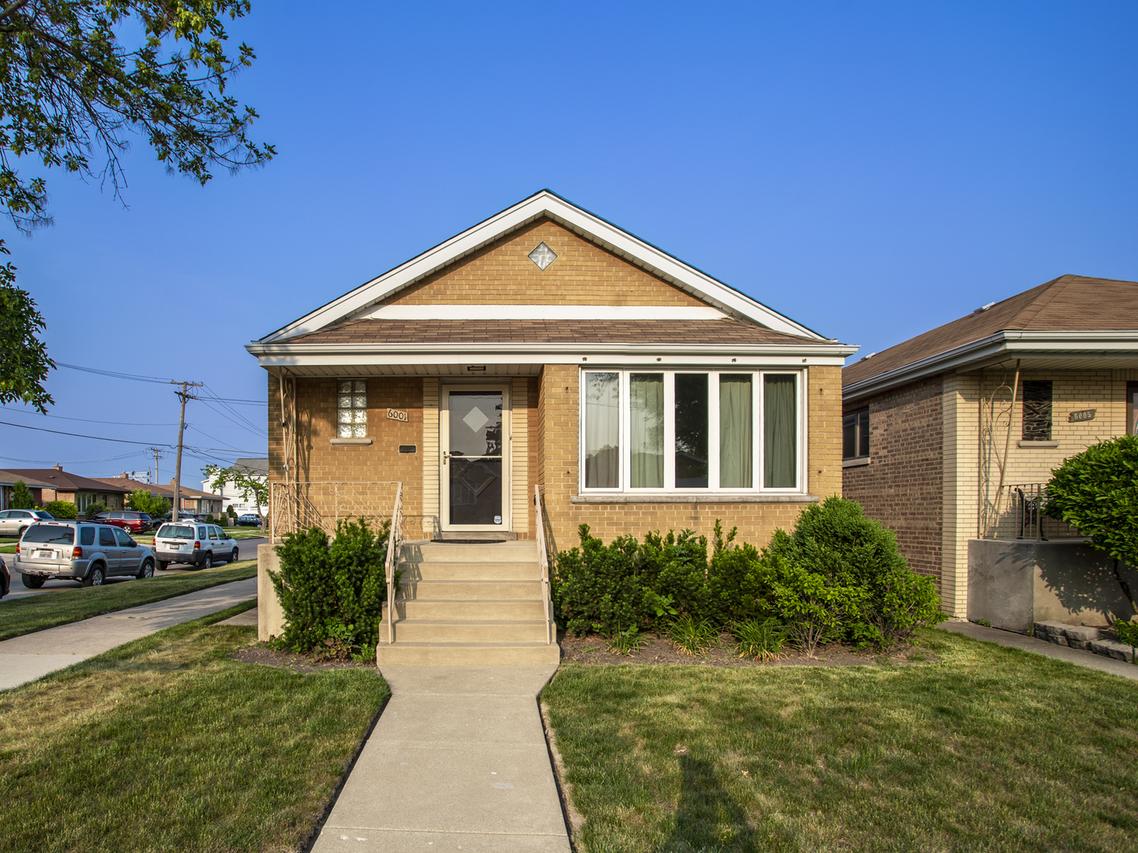 6001 S Mobile Ave., Chicago, IL 60638