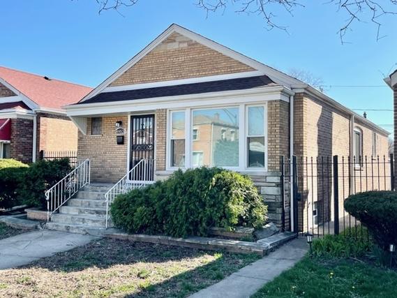 8953 S East End Ave., Chicago, IL 60617
